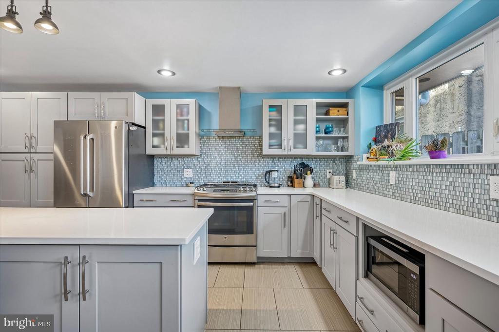 2834 EDGEMONT