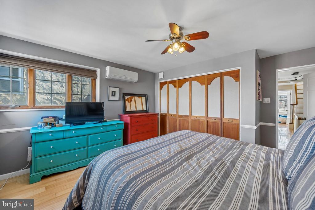 2834 EDGEMONT