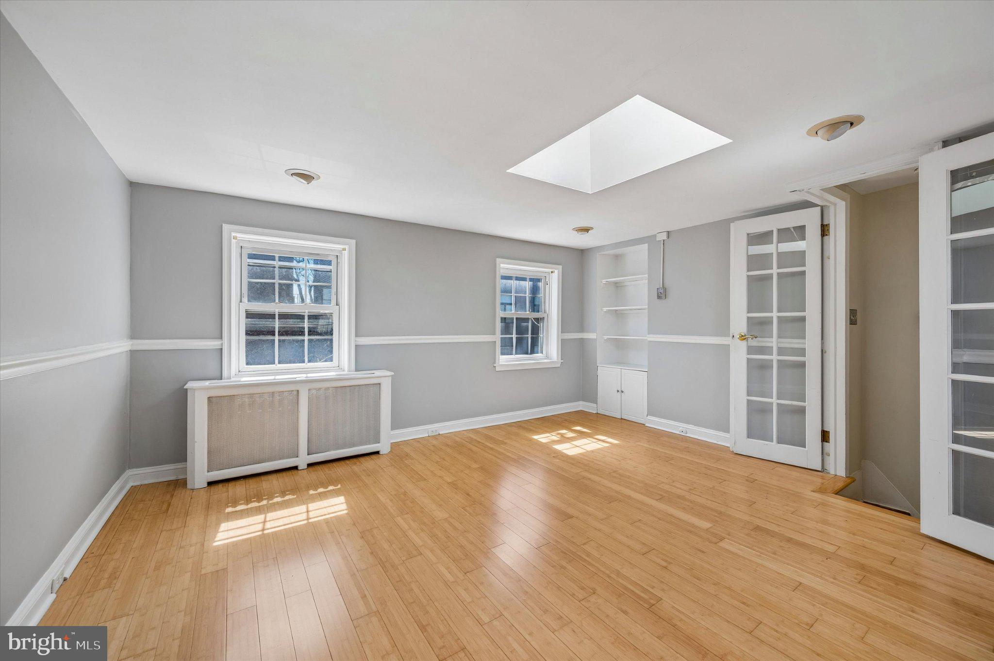 2834 EDGEMONT