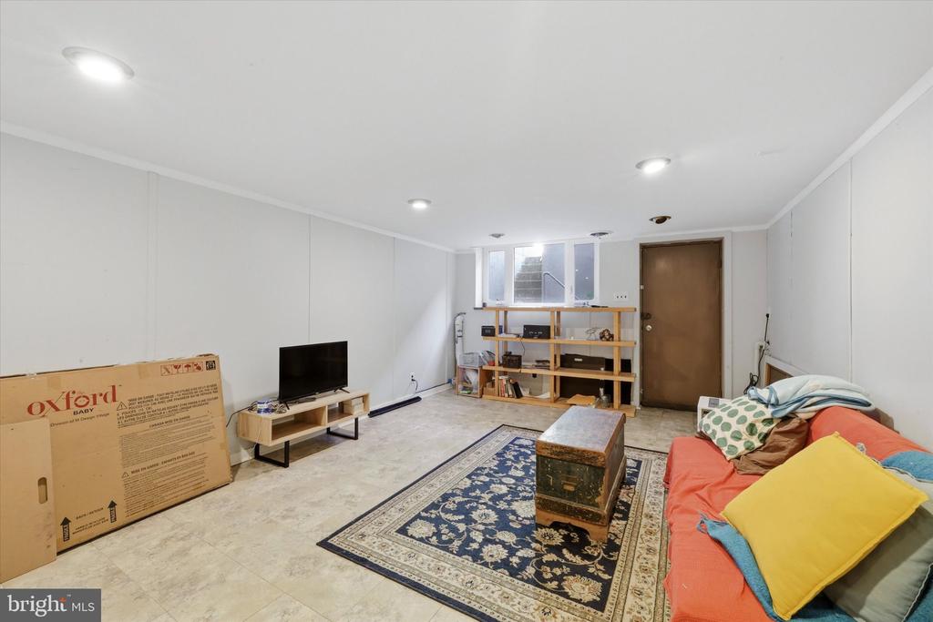 2834 EDGEMONT
