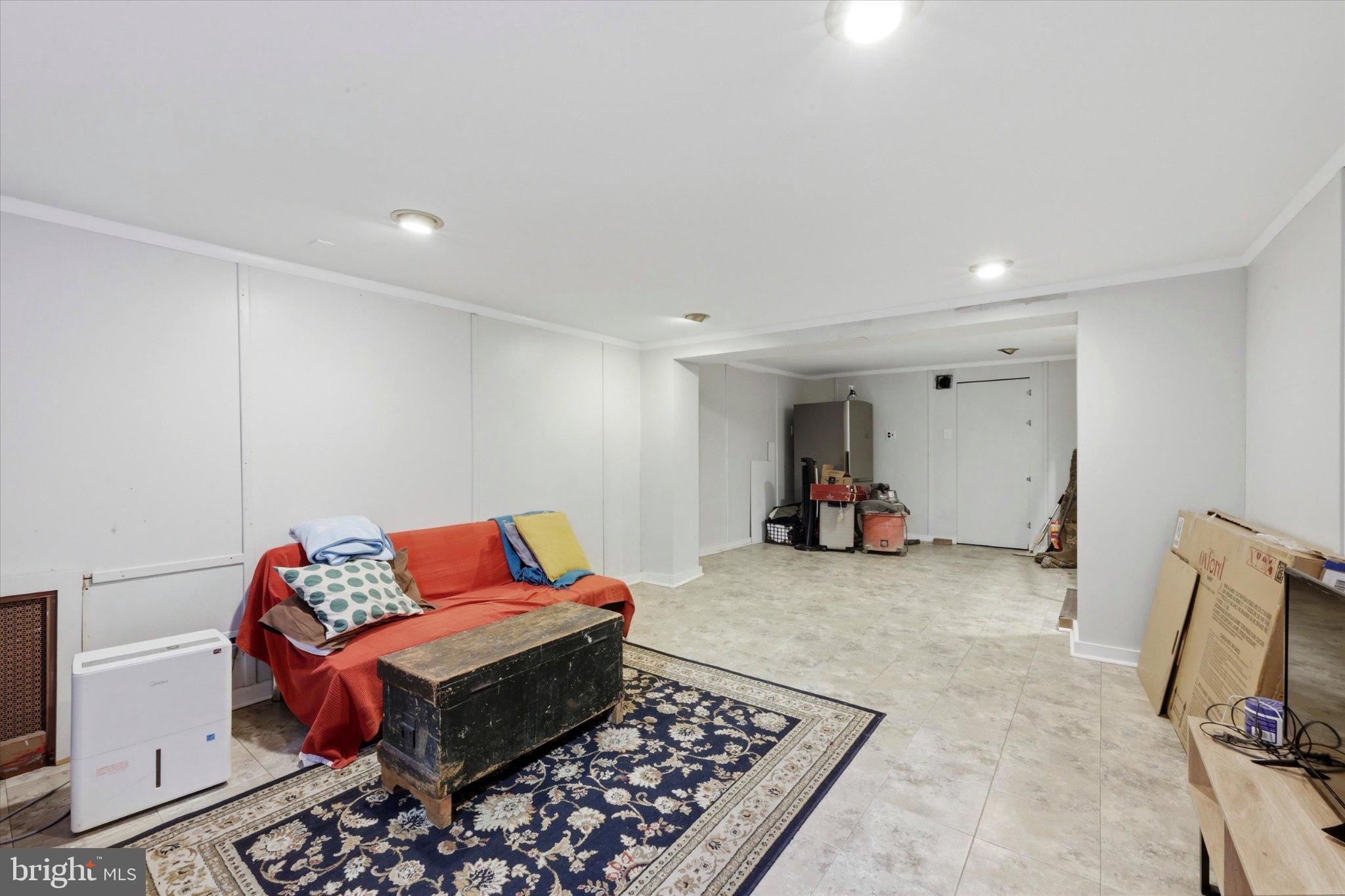2834 EDGEMONT
