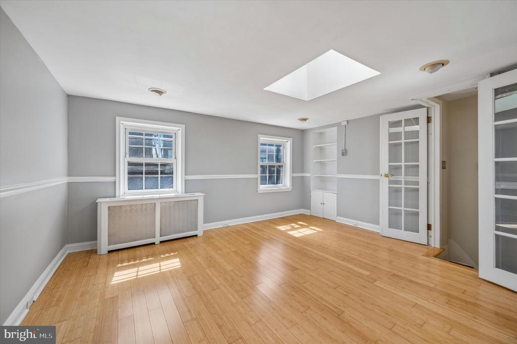 2834 EDGEMONT