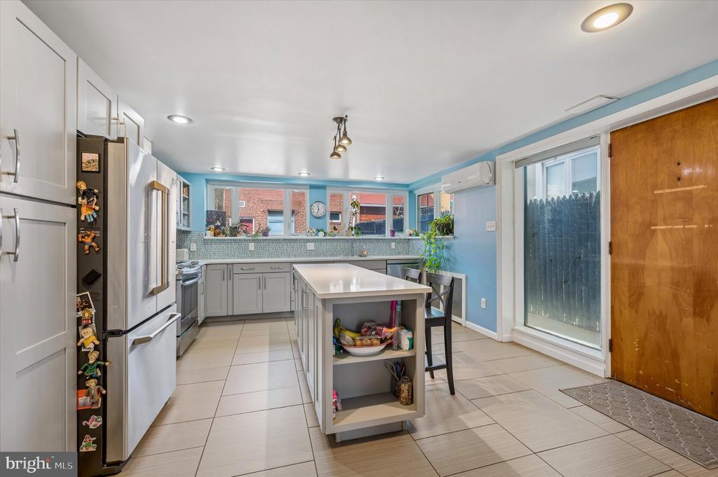 2834 EDGEMONT