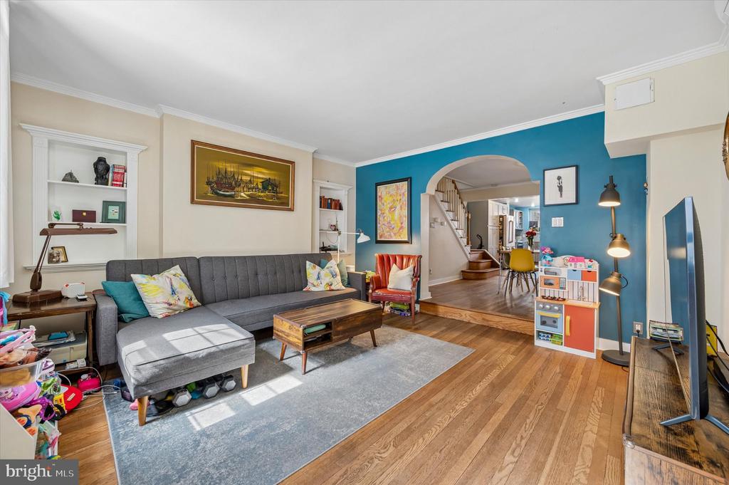 2834 EDGEMONT
