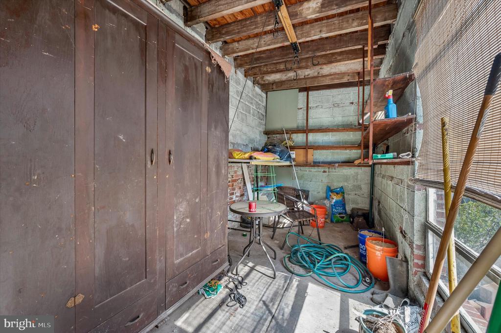 2834 EDGEMONT