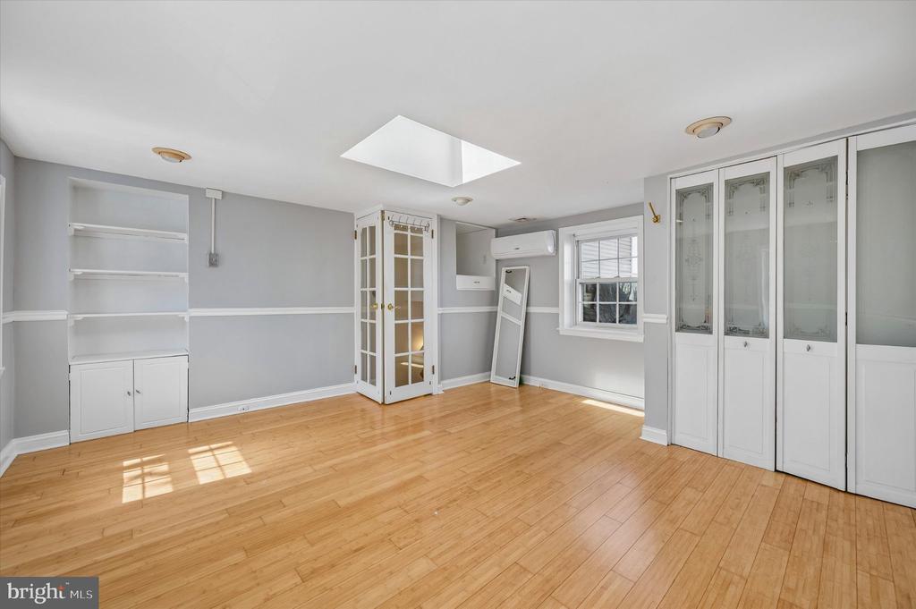 2834 EDGEMONT