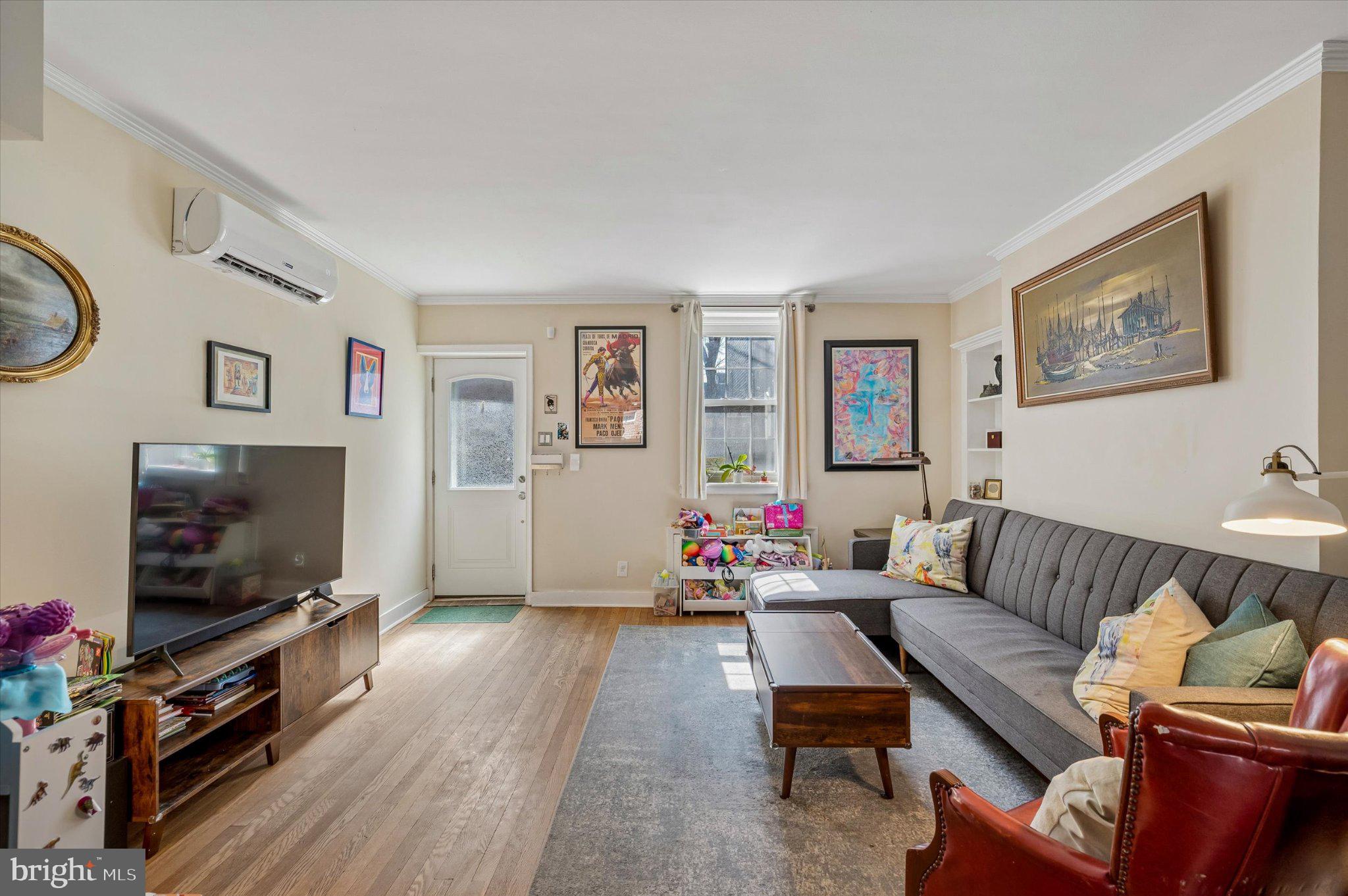 2834 EDGEMONT