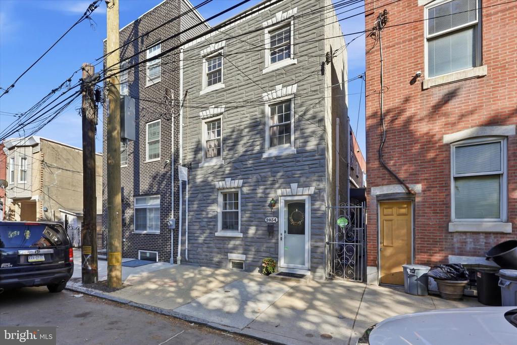 2834 EDGEMONT