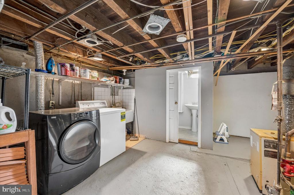 2834 EDGEMONT