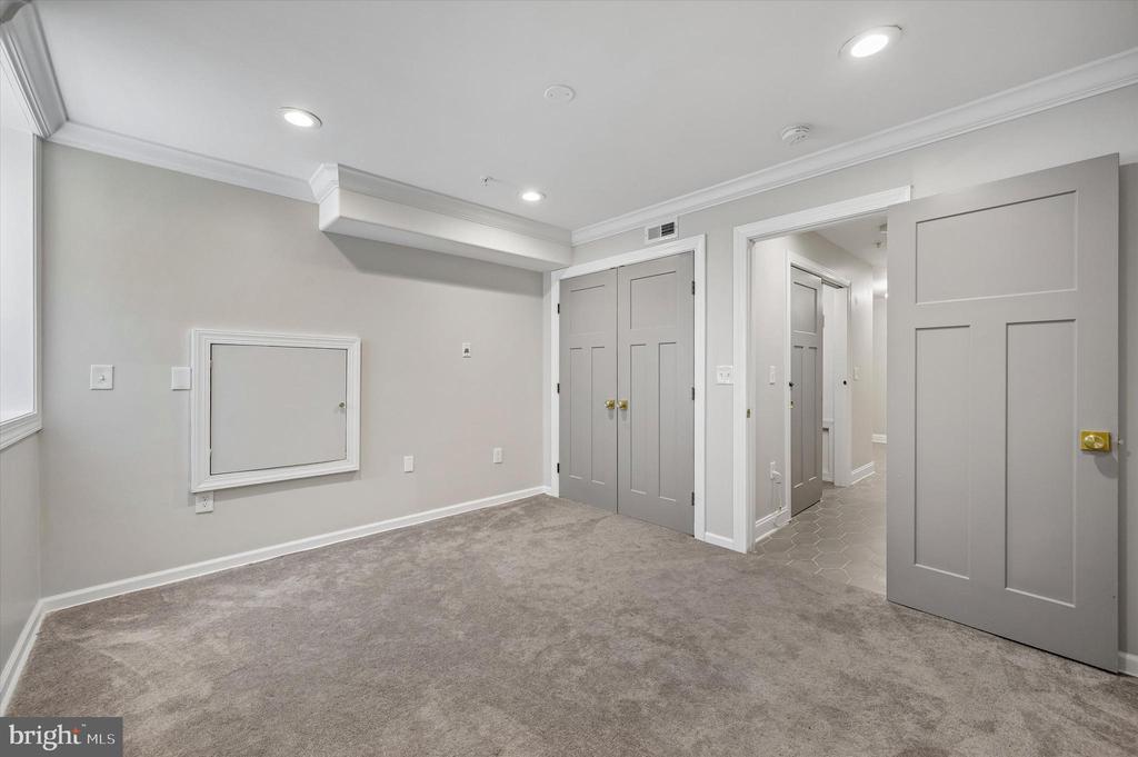 753 N UBER STREET 1