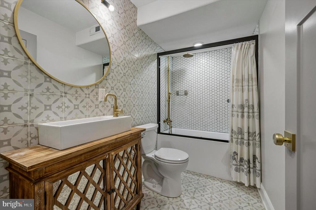 753 N UBER STREET 1