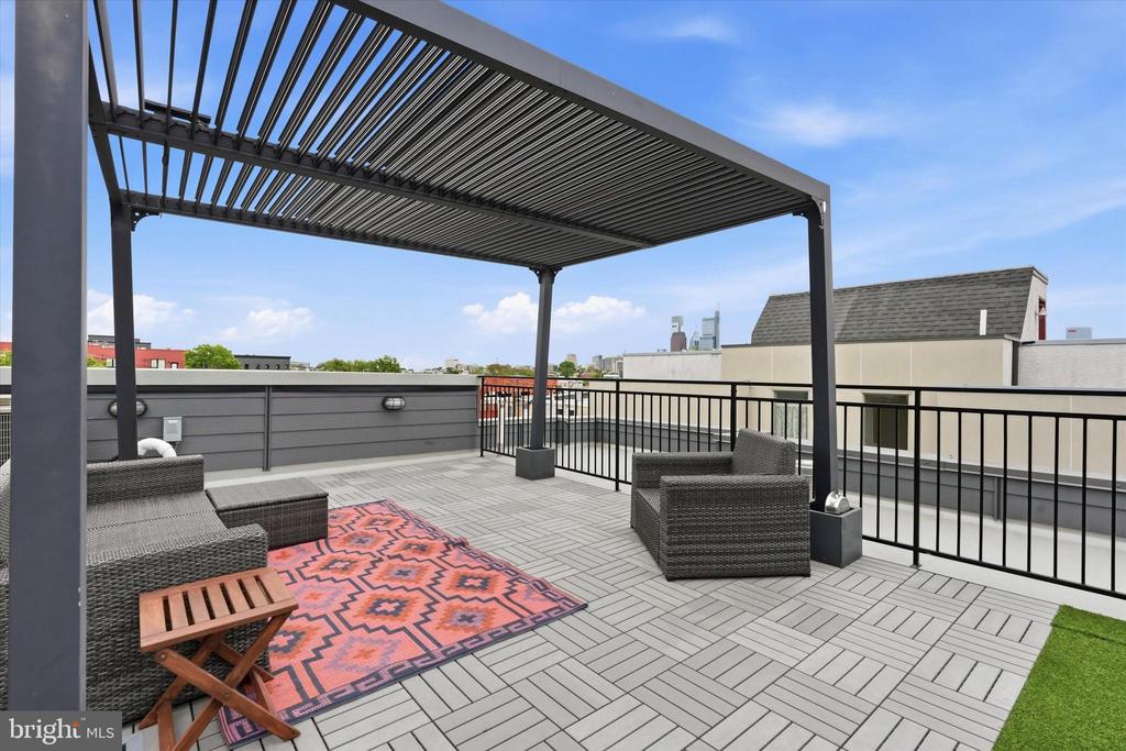 2735 W GEORGE STREET