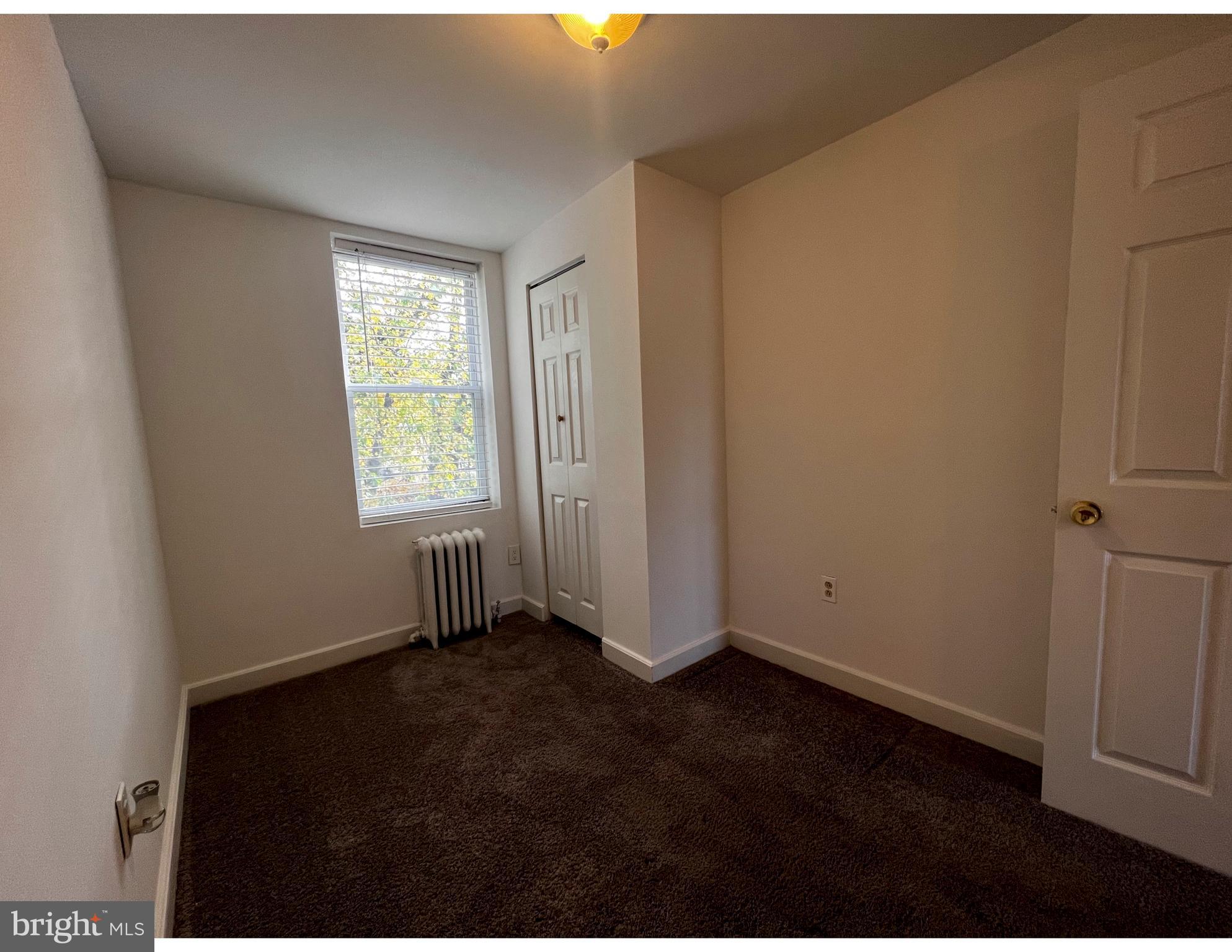 248 E QUEEN LANE