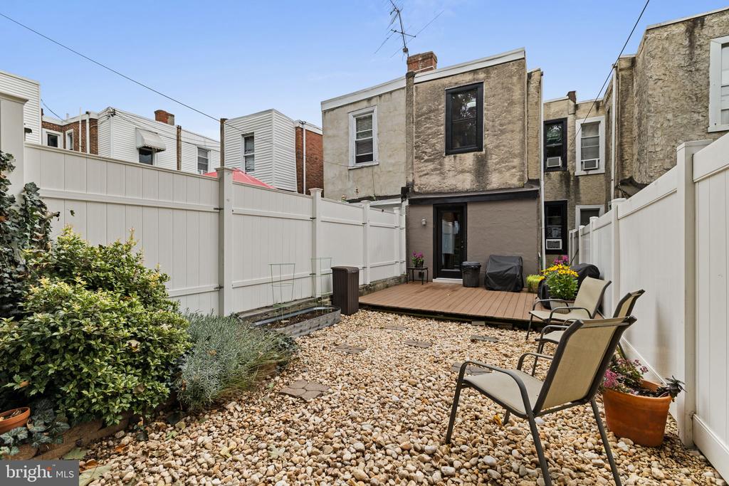 133 E HORTTER STREET