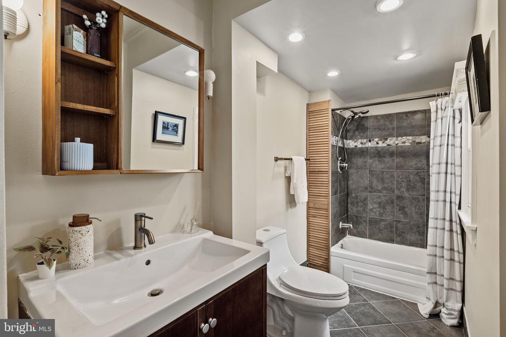 440 N 38TH STREET