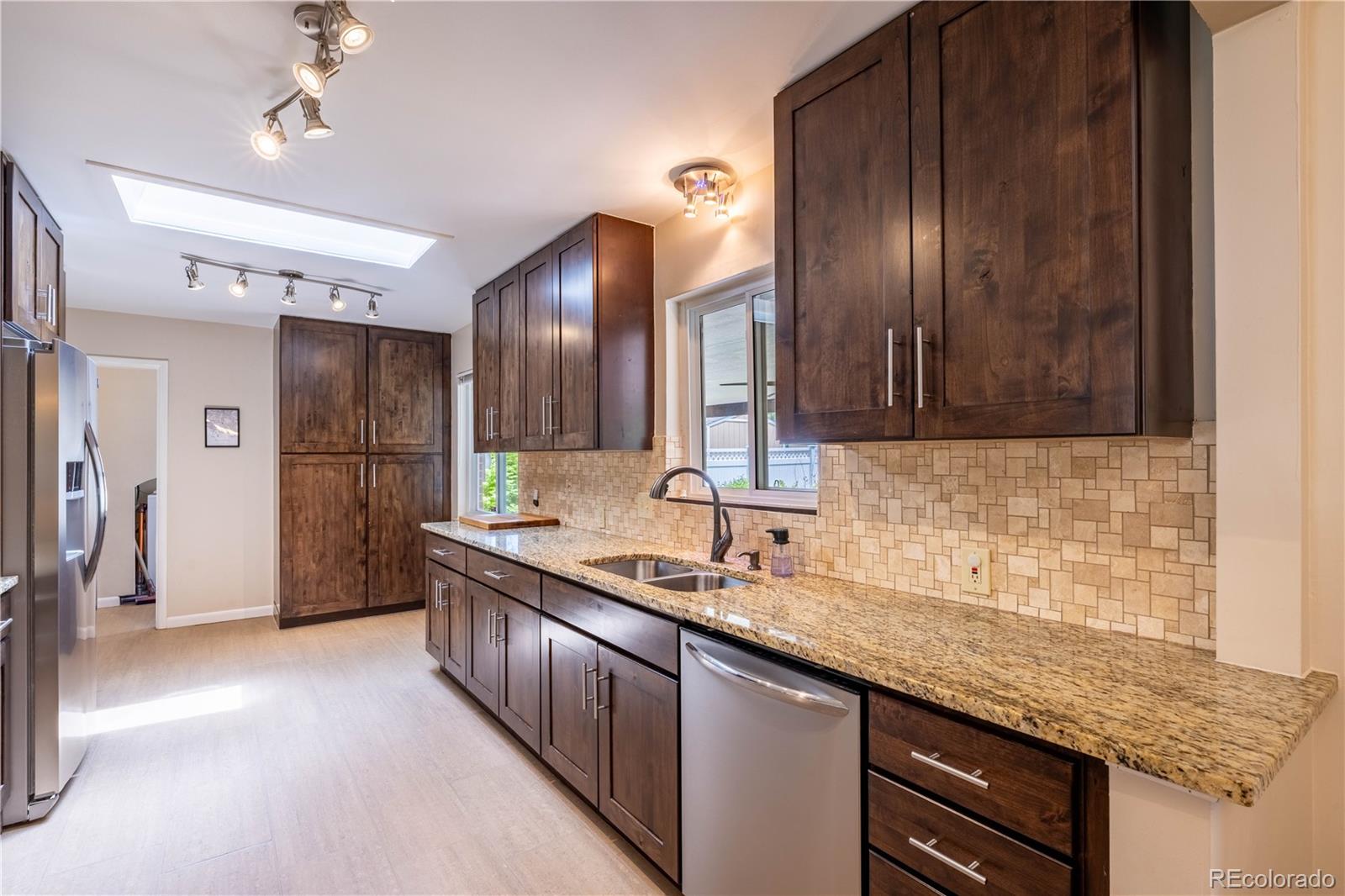 428 W Valleyview Avenue