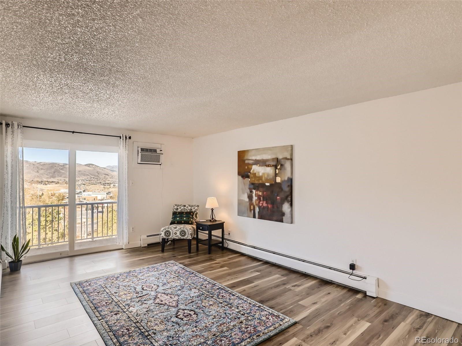 1200 Golden Circle Unit: 509