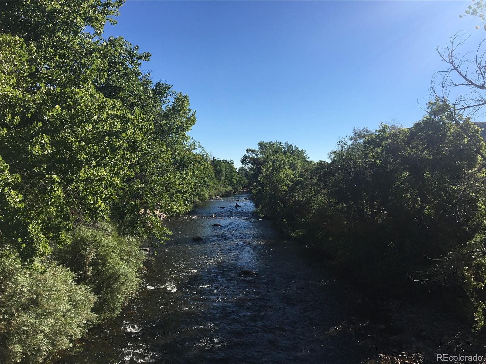 1200 Golden Circle Unit: 509