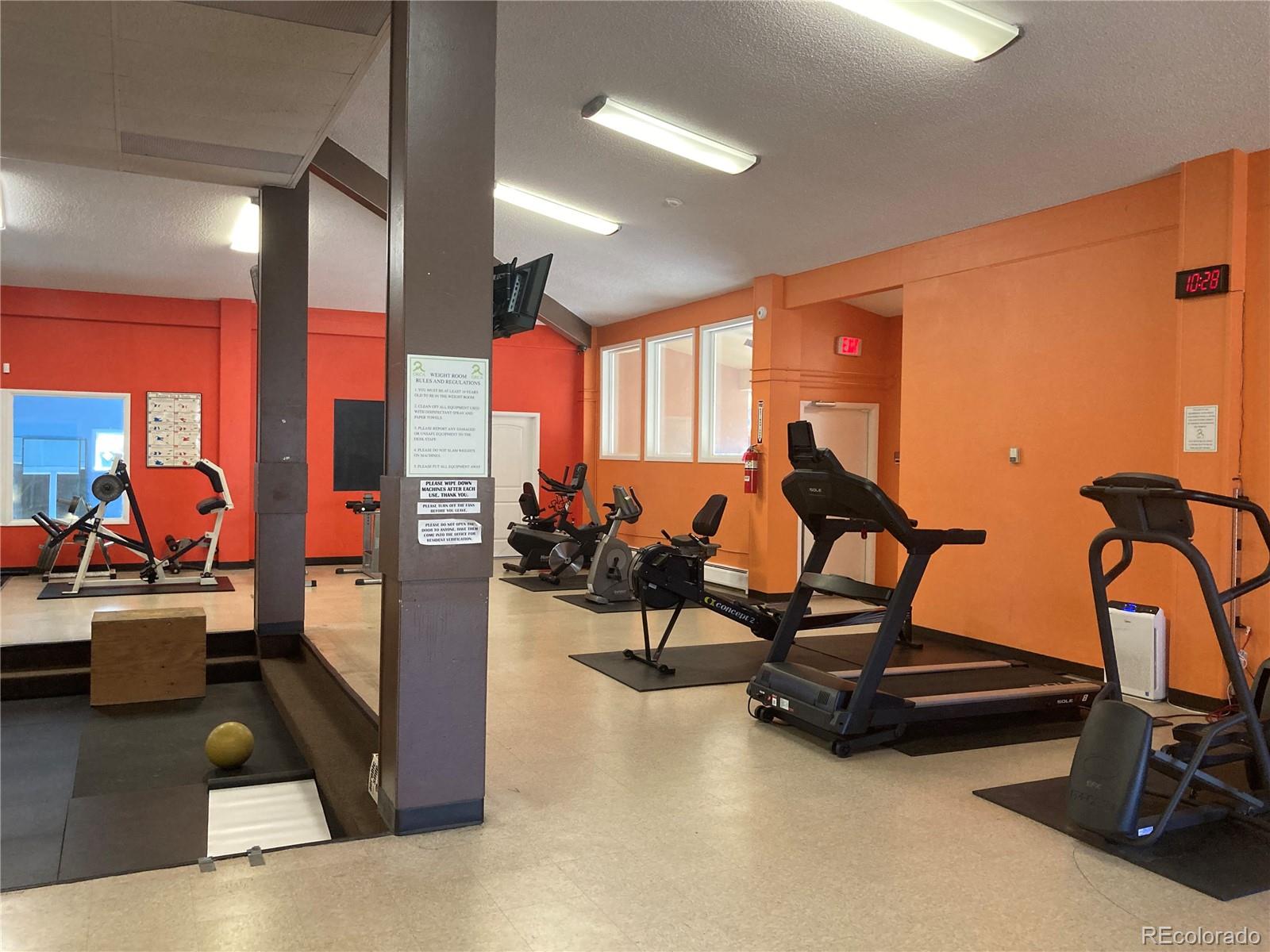 1200 Golden Circle Unit: 509