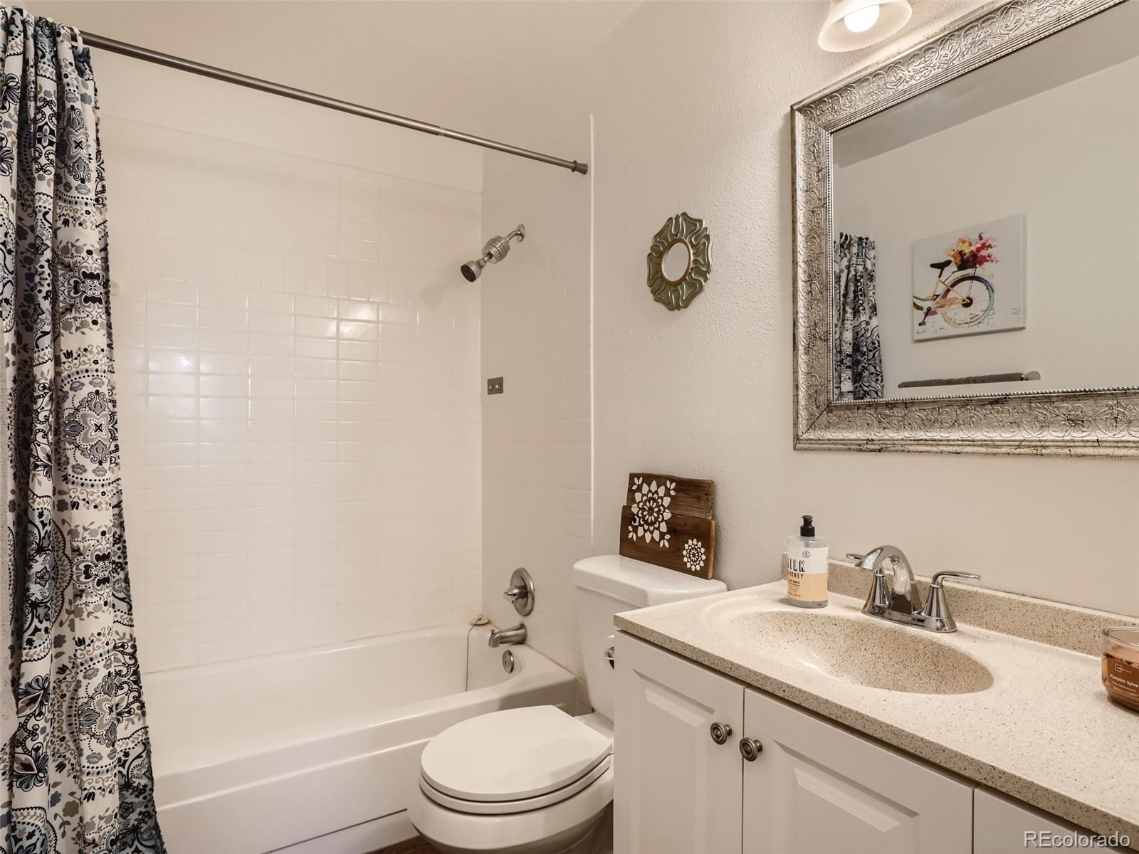 1200 Golden Circle Unit: 509