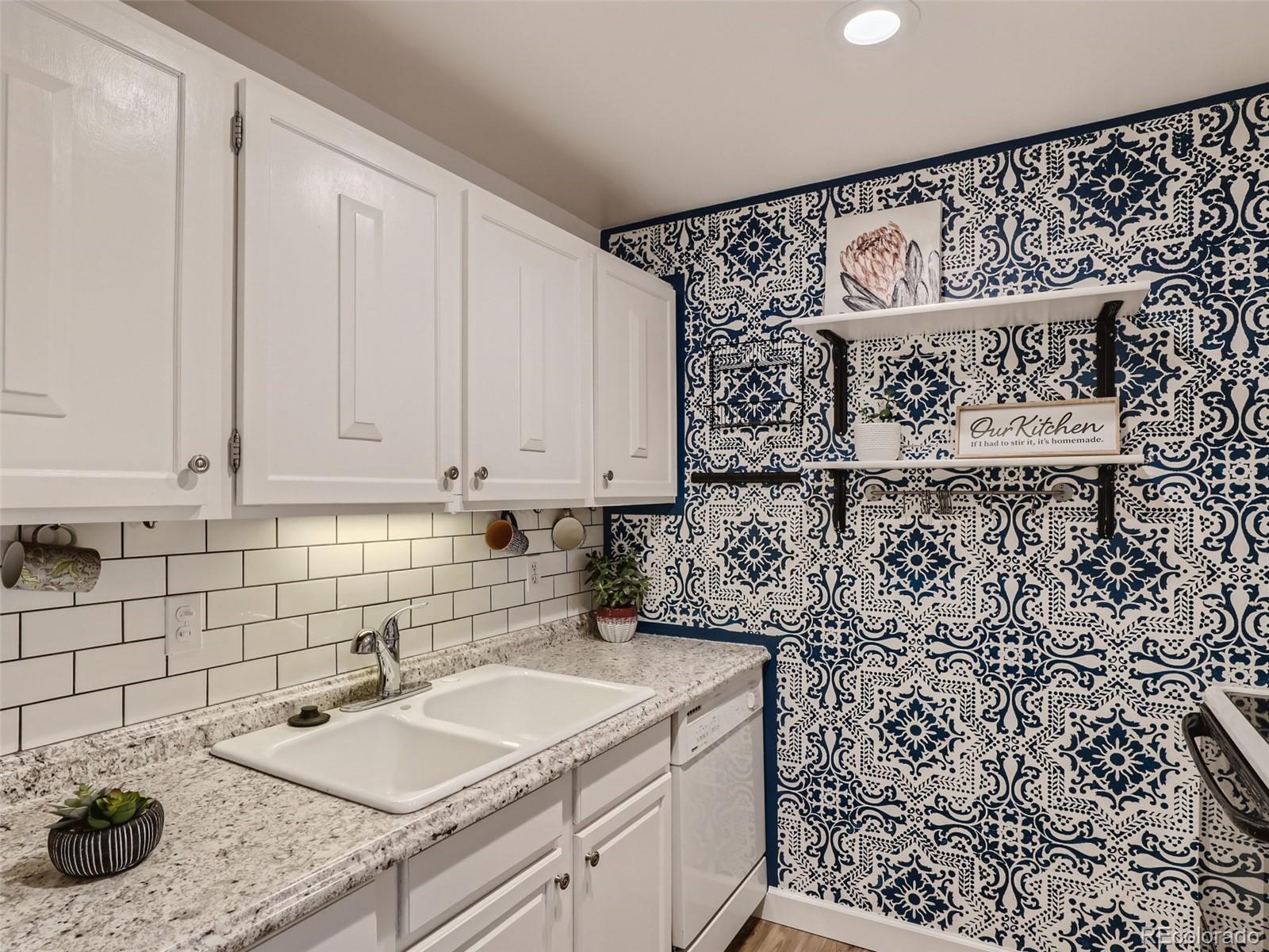 1200 Golden Circle Unit: 509