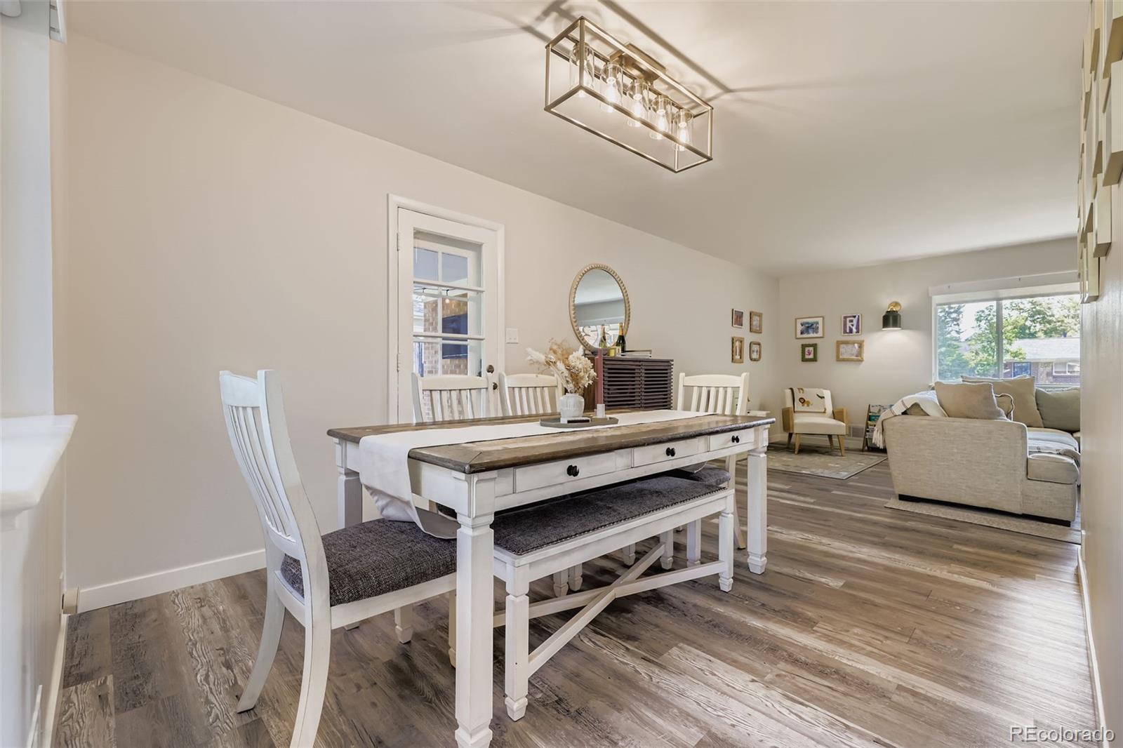 633 W Longview Avenue