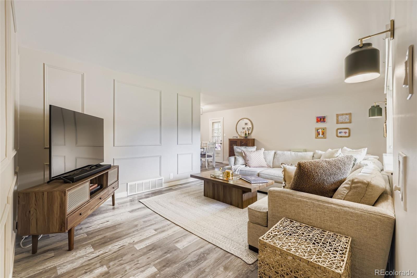 633 W Longview Avenue