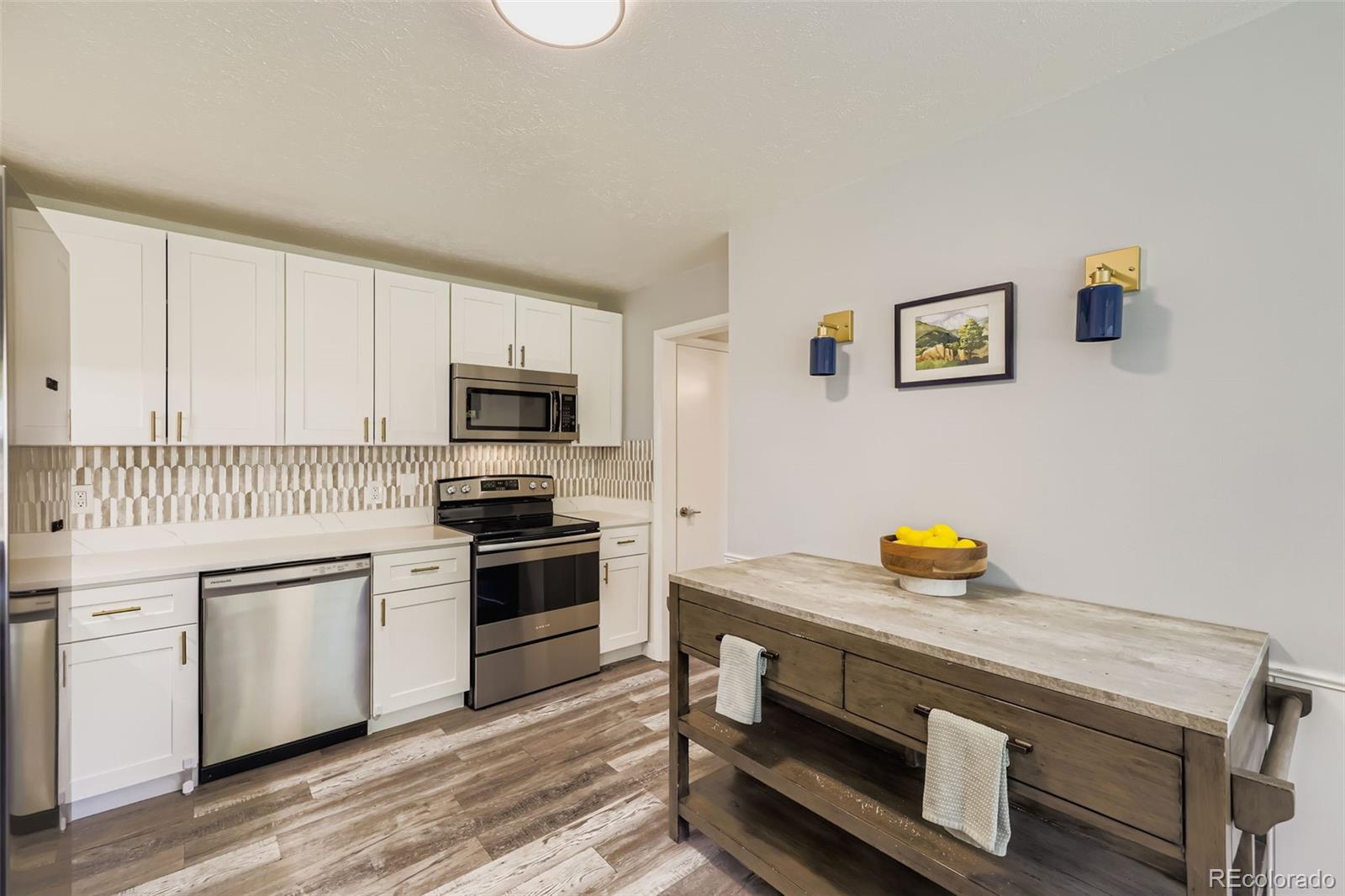 633 W Longview Avenue