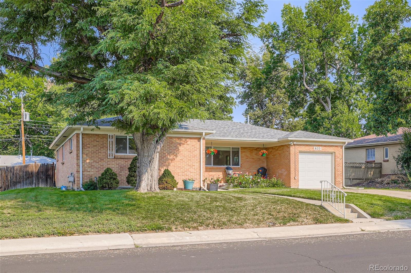 633 W Longview Avenue