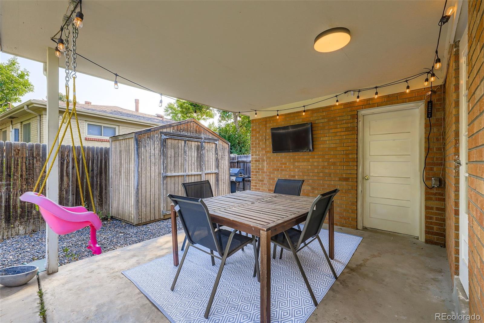 633 W Longview Avenue