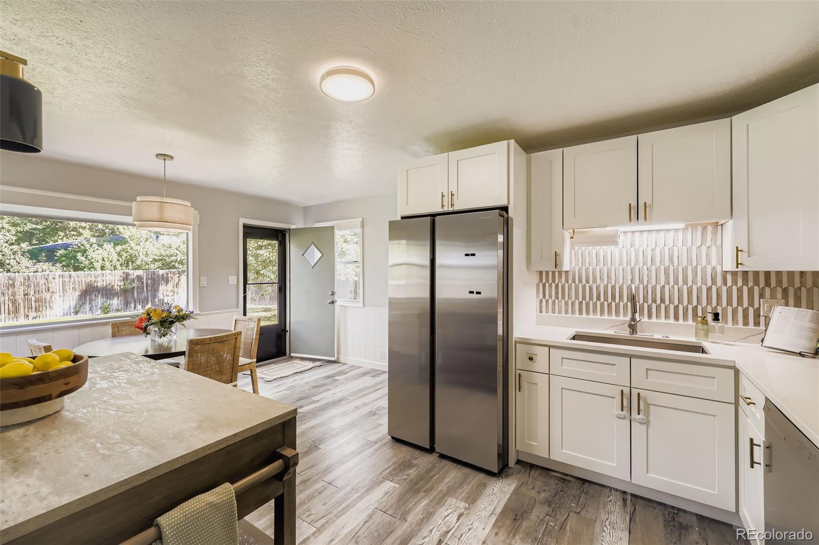 633 W Longview Avenue