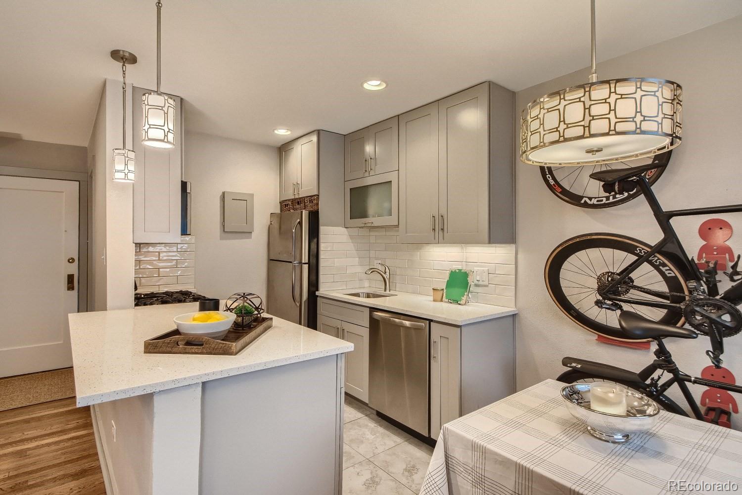 525 N Jackson Street Unit: 306