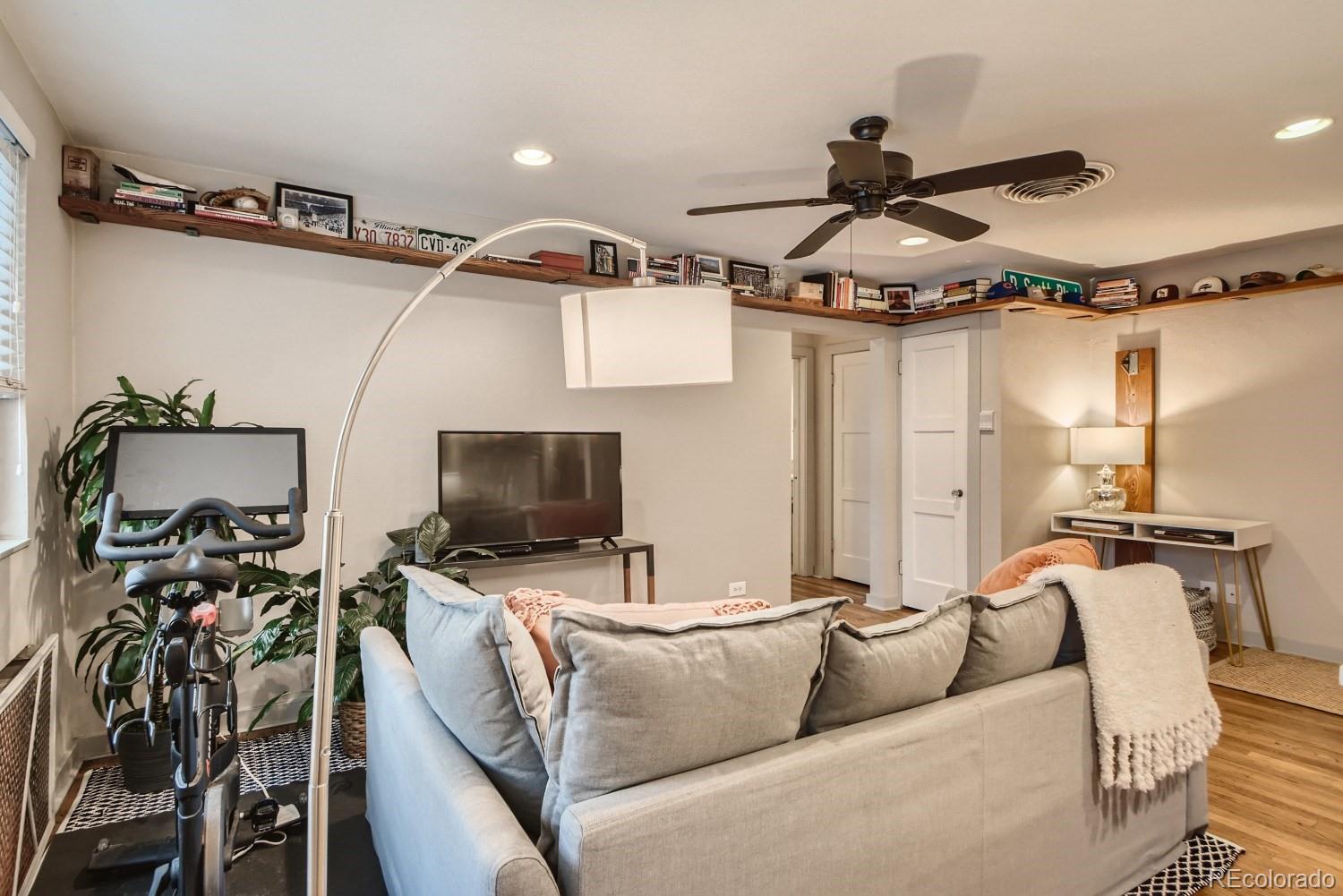 525 N Jackson Street Unit: 306