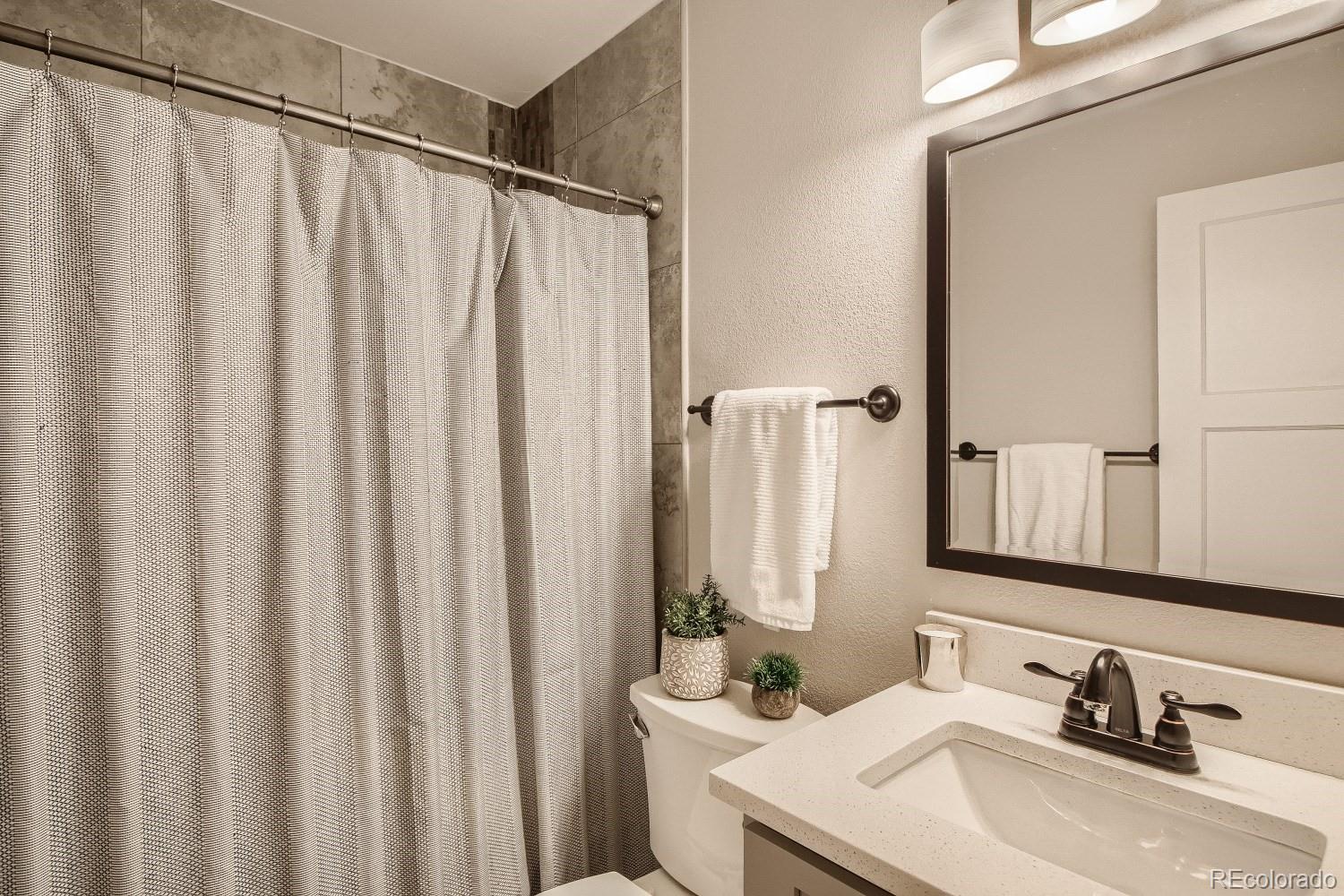 525 N Jackson Street Unit: 306