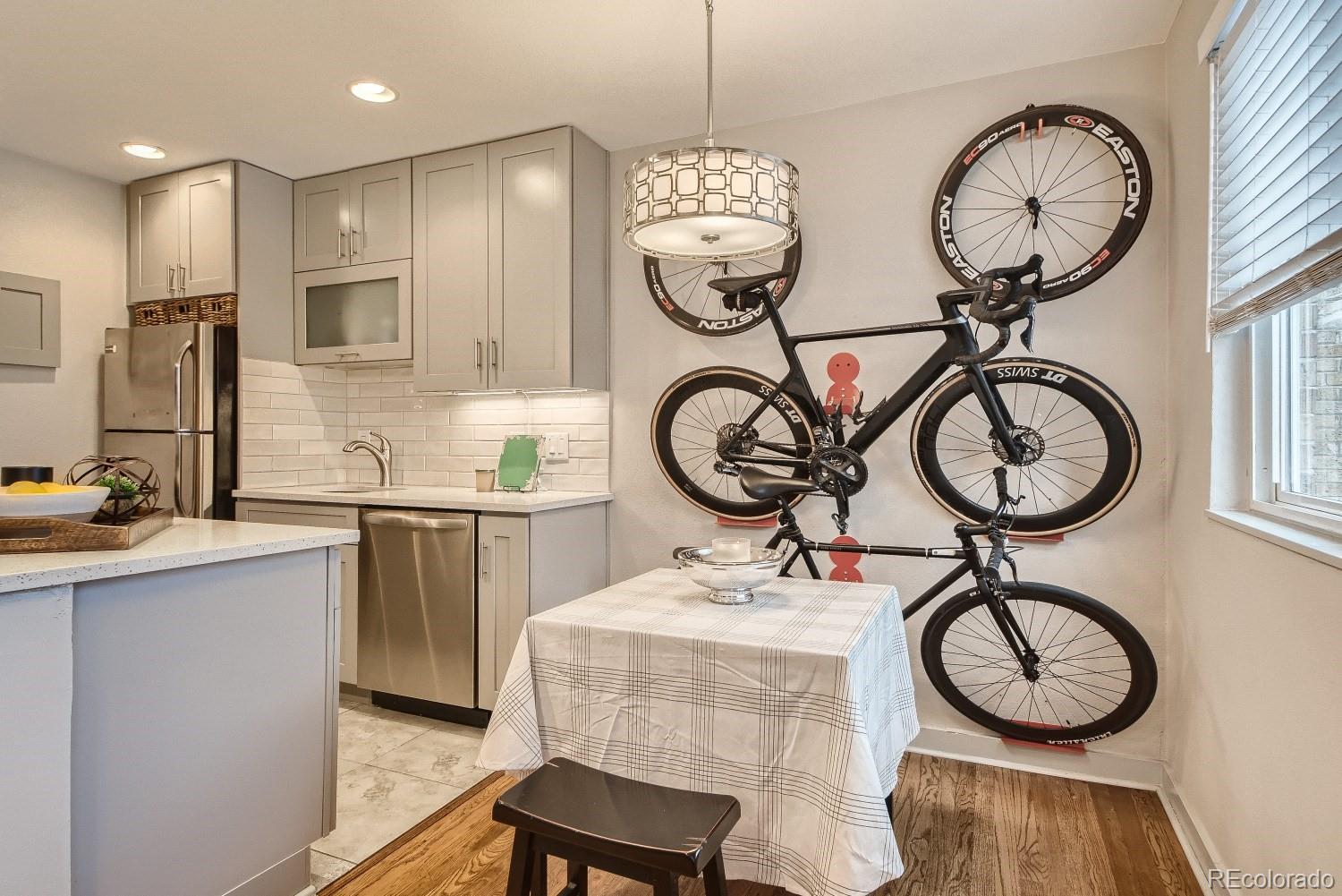 525 N Jackson Street Unit: 306