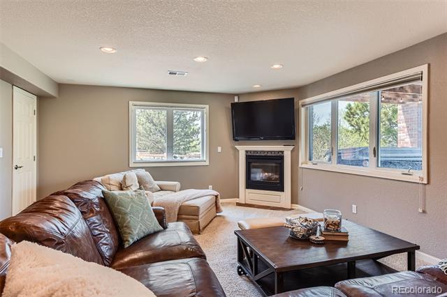 6013 S Kittredge Court