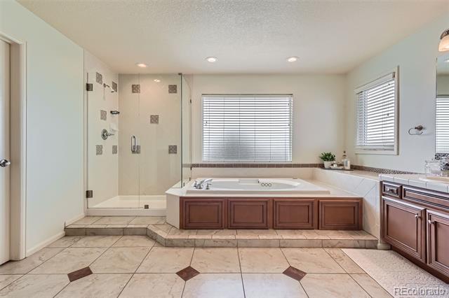 6013 S Kittredge Court
