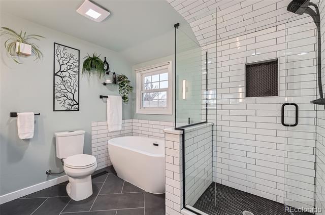 7823 S Locust Court