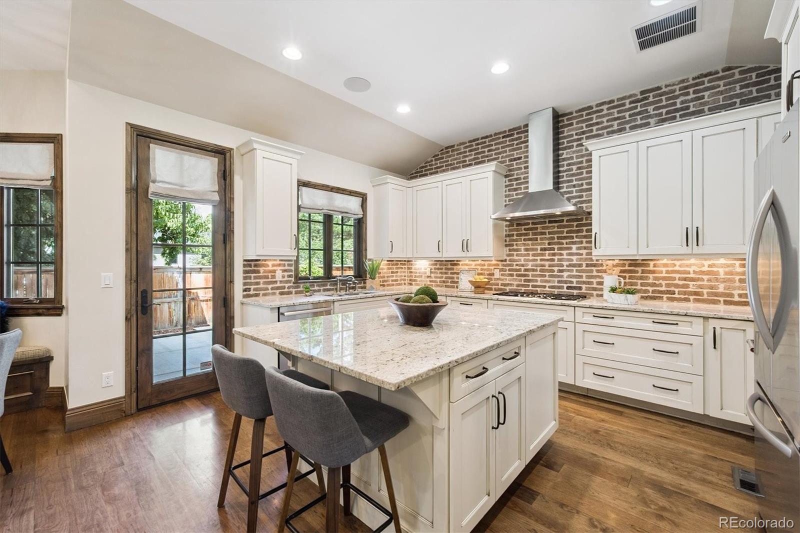 1124 S Saint Paul Street