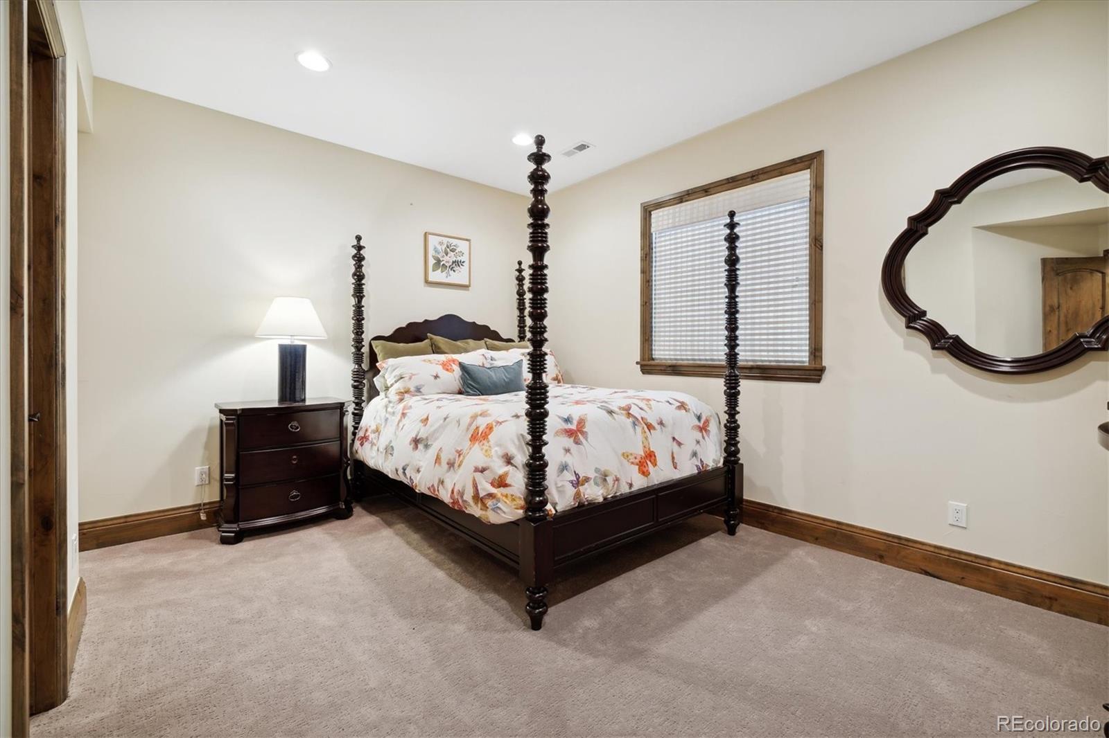 1124 S Saint Paul Street