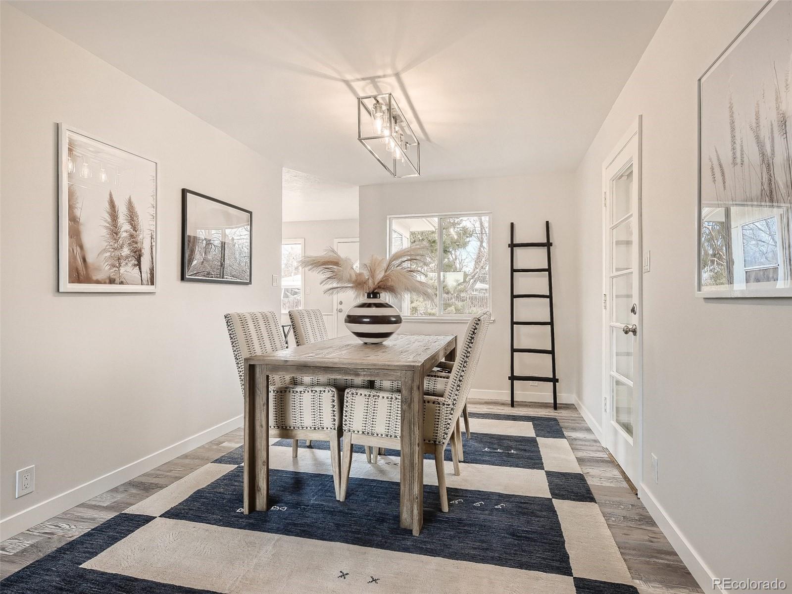 633 W Longview Avenue