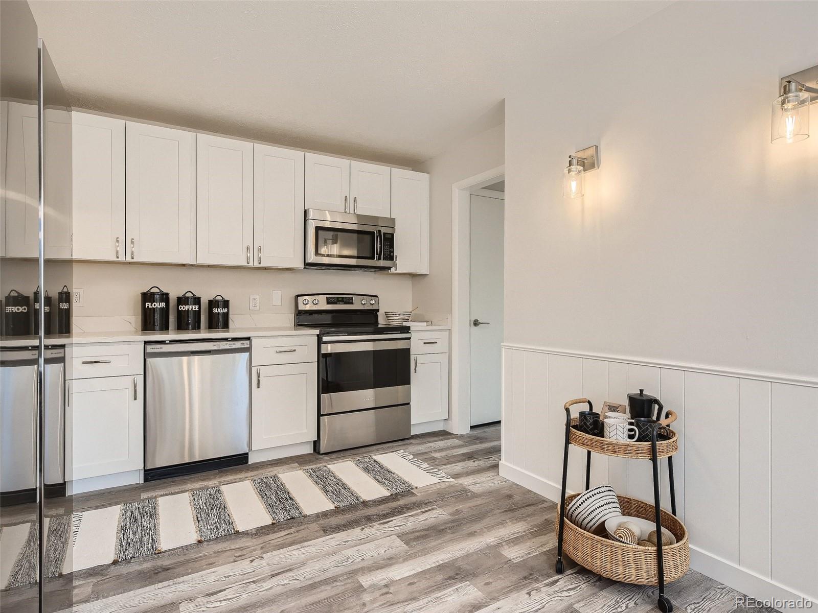 633 W Longview Avenue