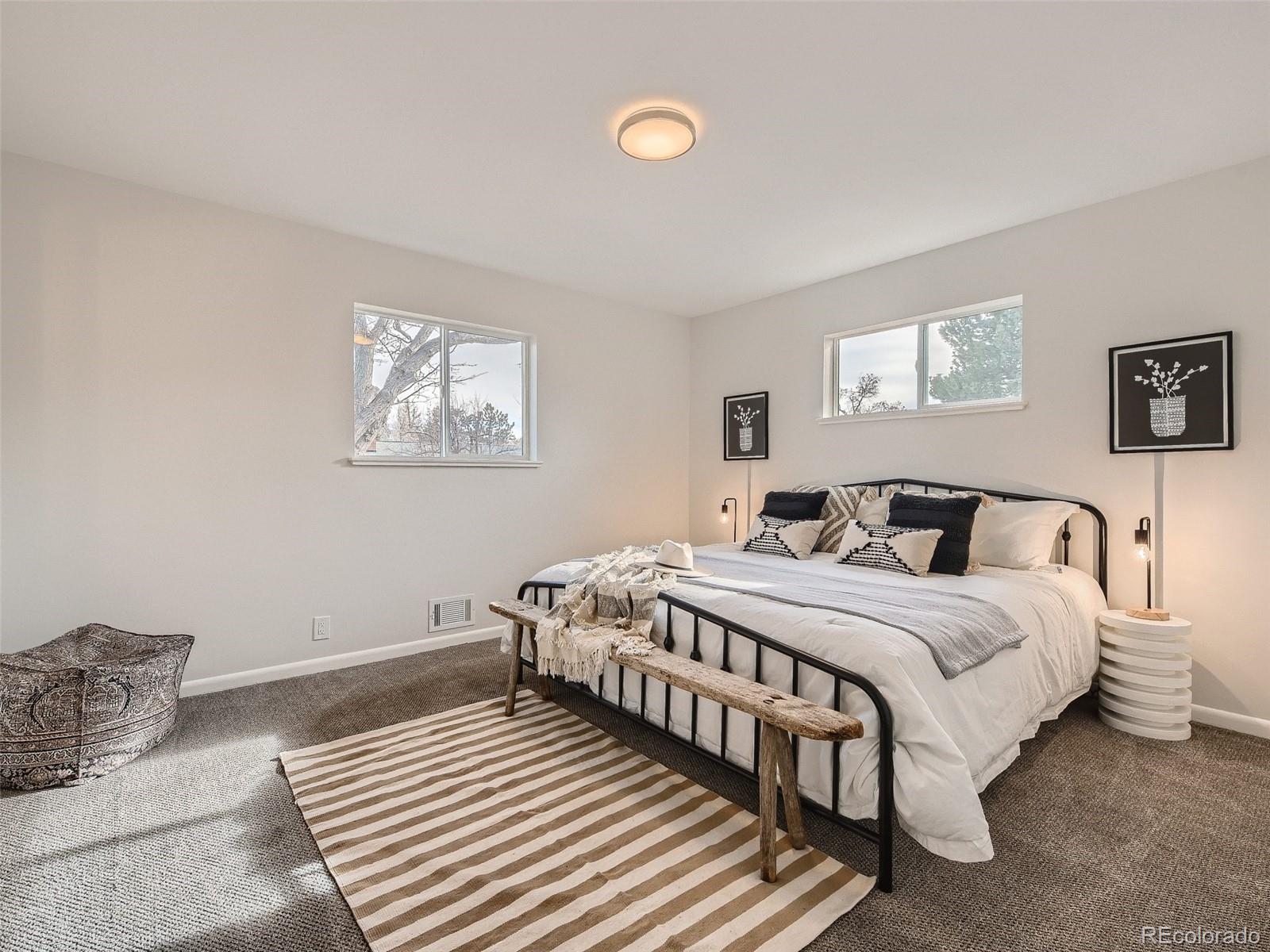 633 W Longview Avenue