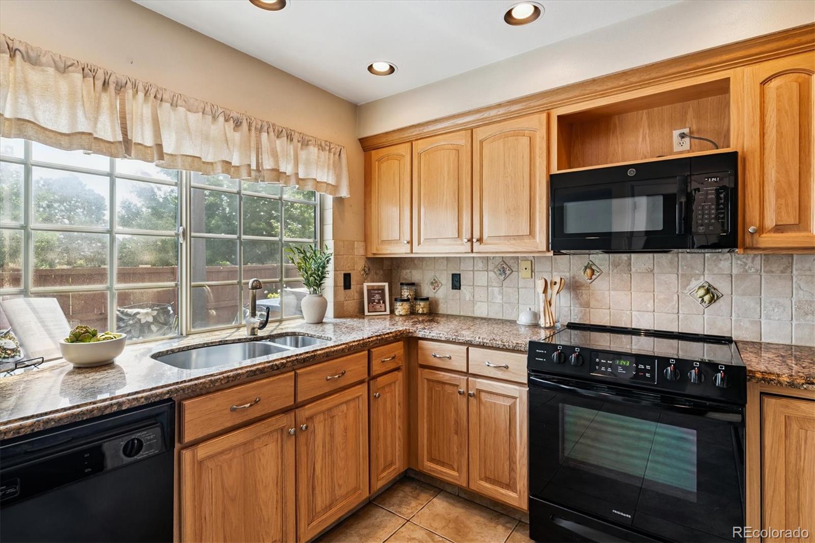 7976 E Phillips Circle