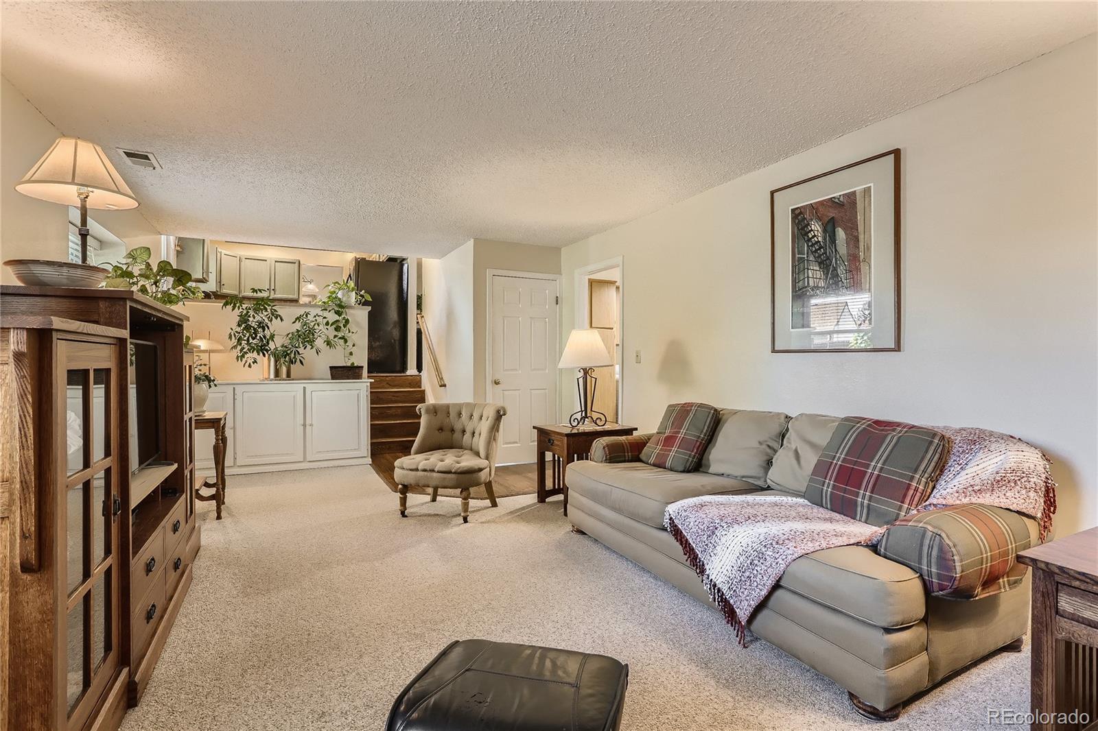 7048 S Fairfax Street