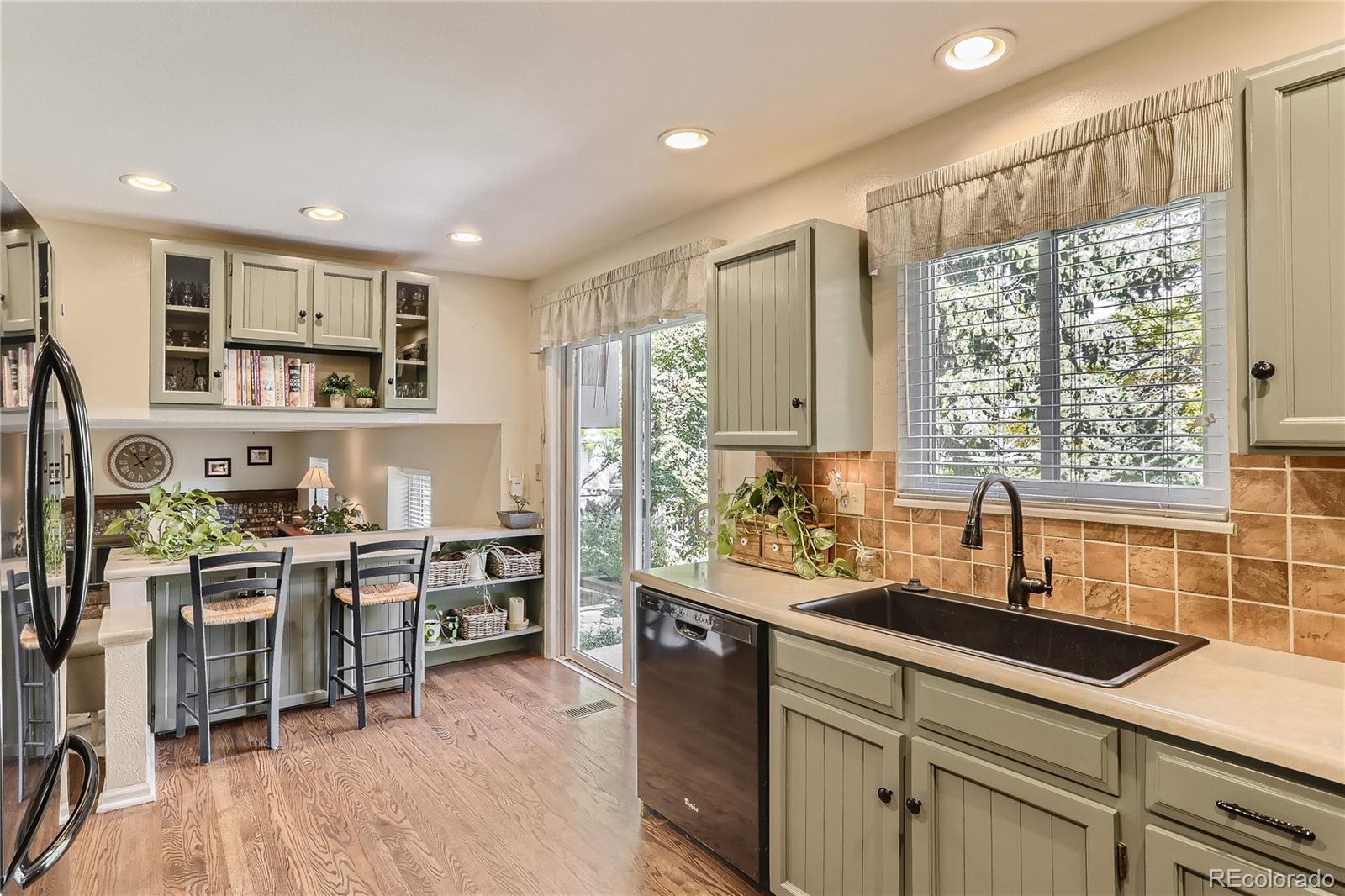 7048 S Fairfax Street