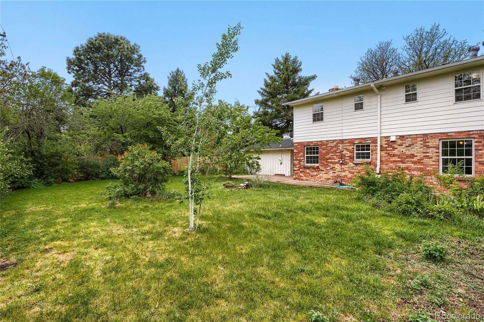 3320 S Locust Street