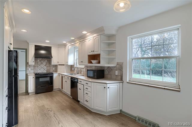 3320 S Locust Street