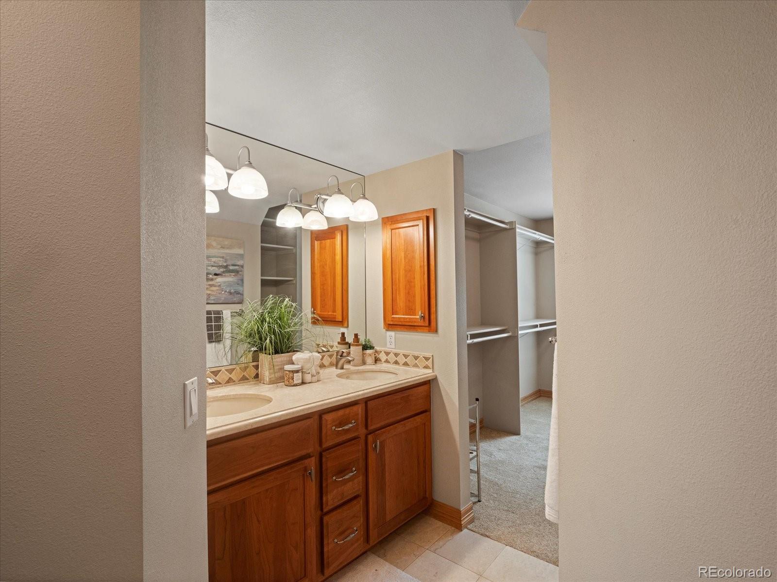 8162 E Phillips Circle