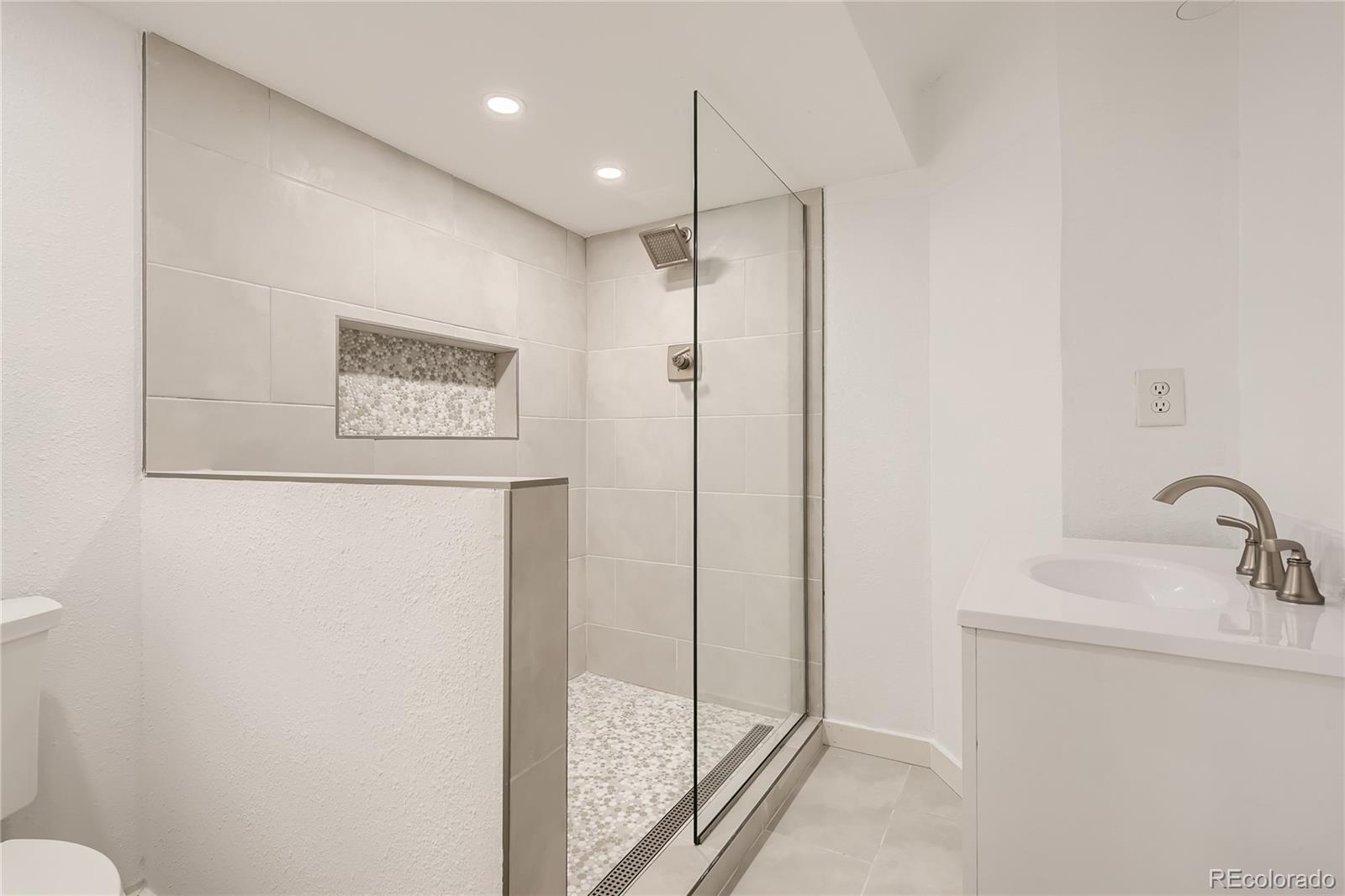 8104 S Fillmore Circle